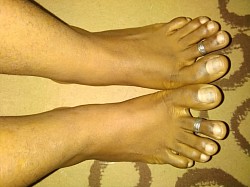 Gorgeous toe spreads