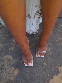 Beautiful toes 👠